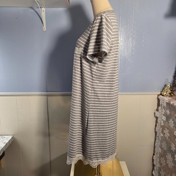 Ekouaer Small Gray White Lace Detail V Neck Button Up Summer Nightgown - Picture 7 of 9